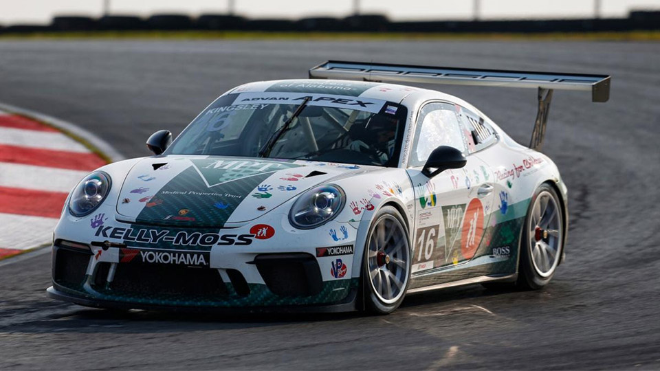 Jeff Kinglsey's No.16 on track at Mid-Ohio Sports Car Course